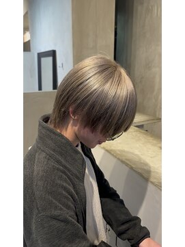 オルロバイイザ(ORLO by IZA) シルバーベージュカラー