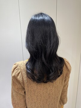 エムタニグチミュー(MTANIGUCHI Mieux) ロング/ウェーブ巻/サイドバング/顔周りカット/小顔