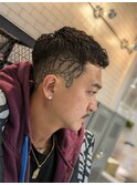 直毛の方にオススメ濡れパンアイロンパーマメンズフェードカット