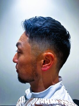 パンダ理容室 レイクタウン店 大人向けフェードスタイル。