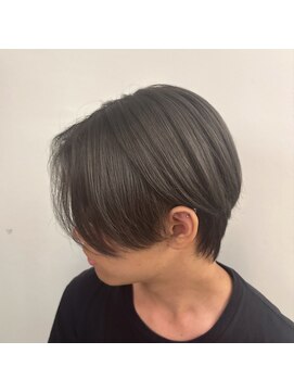 バチカ(BATICA) グレージュカラー