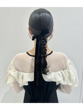 ケンジ 横浜(KENJE) タイト編みおろしヘアアレンジ