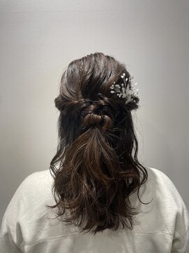 ソランテ(SOLLANTE) 綺麗めお呼ばれハーフアップスタイル