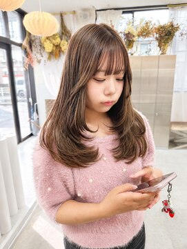 ユイマァル 岡山(YUIMARL) 岡山レイヤーカット20代30代40代韓国ヘアミルクティーベージュ