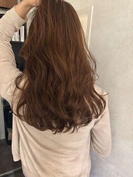 アイ(aii)の写真/季節に合わせたエアリー感をパーマでプラス◇ふんわり柔らかな仕上がりで、毎朝のセットが楽に♪