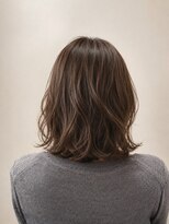 グレースドットエヌ(grace.N) 大人女性におすすめ◎ふんわりウェーブパーマ|大人ミディアム