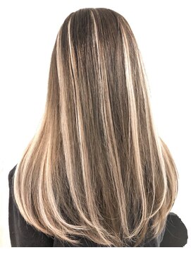 ラビス 浦和(Lovis) 魅力倍増カール/セミディ/シアーカラー/ダークアッシュ/姫カット