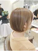 20代~40代小顔ショートボブアッシュブラウン耳掛け