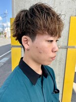 ヒュイル バイ ニアウ(Hwyl by Niau)&nbsp;メンズマッシュパーマスパイラルパーマニュアンスパーマ眉毛