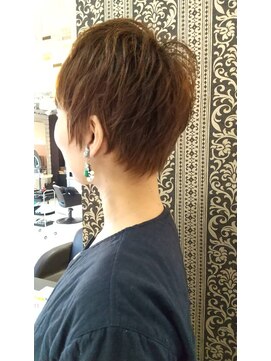 パリスパリ 衣山店(PARIS PARI) クールさが香るショートスタイル