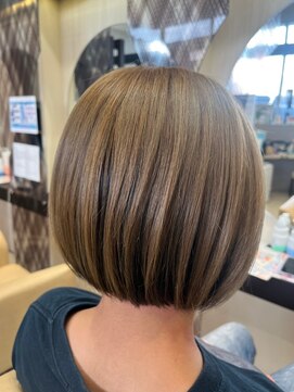 ヘアショップエヌアンドエー 久喜 栗橋店(hairshop N&A) 大人ショートボブ×ブリーチオンカラー Wカラー ベージュ