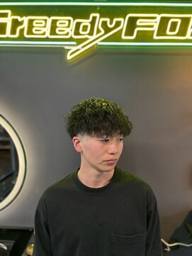 グリーディーフォックス 三軒茶屋(GreedyFOX) 波巻き/マッシュパーマ/ウルフ/ハイライト<理容室>