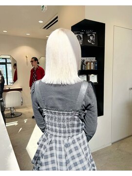 サイ(sai) 前髪/アンブレラカラー/こなれミディ/イメチェン/ウェーブパーマ