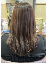 コアフィールフィス(COIFFURE fils) セミロング レイヤースタイル ハイライトカラー