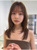 顔周りレイヤーカットくびれヘアミルクティーベージュカラー