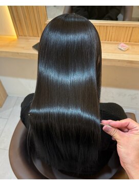 アトレ 南堀江店(attrait) 黒髪だからこそ圧倒的な艶髪を