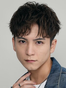 フィフス トウキョウ (fifth TOKYO) 渋谷スパイキーパーマメンズカットセンターパートアップバング