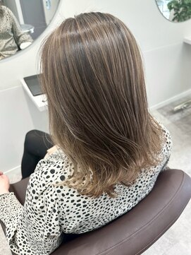 くびれショートボブ40代50代グレイカラー白髪染め白髪ぼかし