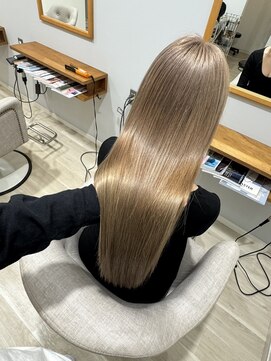 スカイルミナ(Sky Lumina) ミルクティーグレージュ