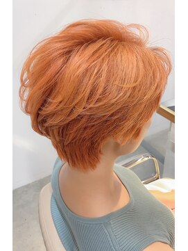 ハク アトリエ(HaKU atelier) ペールオレンジハイトーンショートブリーチカラー