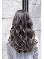 ティンク 天神(Tink)&nbsp;アッシュグレージュ/ツヤ感/ロング/ブリーチなし