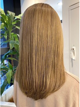 ジーナ セントラル銀座(Zina) 小顔オリーブカラーボブルフハイライトカラークールショート