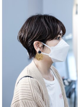 ノード(NODO) センターパートのマッシュショート