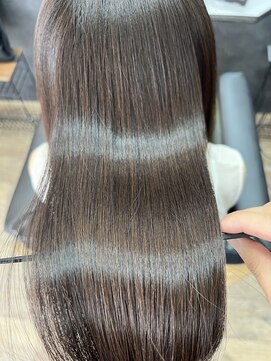 ラフィネ(Raffine) 髪質改善トリートメント/縮毛矯正履歴