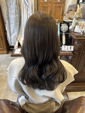 ハグヴィアン(HUG BIEN) 赤み消しオリーブカラー