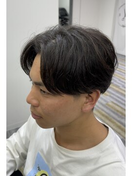 アフューズバイストゥー(Vfuse by StueW) センターパート×ニュアンスパーマ