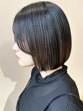 レリコ ニド(Relico-nid) 黒髪髪質改善20代30代似合わせ大人クールボブ【京都/四条烏丸】