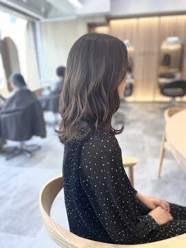 リファインド(REFINED) 季節の変わり目は最強ベージュ　　村田