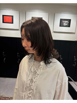 コスアンドコウ 横浜山下(Cos&Co.) ミディアムウルフレイヤー