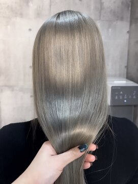 メゾン 心斎橋店(Maison) ホワイトグレージュ