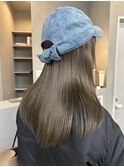 オリーブグレージュ 透明感