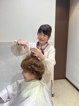 ≪ディレクター/Kyoko≫大人世代に寄り添う、Aujuソムリエが髪質を整えます。