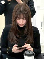 ロイオブジゼル(roi of GiseL)&nbsp;レイヤー 顔周りカット 前髪 小顔 ハッシュカット 透明感 20代