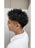 スパイキーパーマ　メンズショート造作ツーブロック眉毛メンズ
