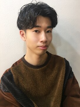 マリアバイアフロート(Maria by AFLOAT) グランジマッシュセンターパート無造作メンズパーマ