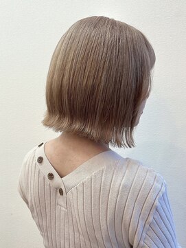 ロルド シェリ(Rold Cheri) ミルクティーベージュ/ベージュカラー/切りっぱなしボブ