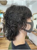 無造作スパイラルパーマ　メンズロングヘアー