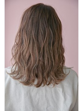 グランアヴェダ(GRAN AVEDA) さりげない抜け感