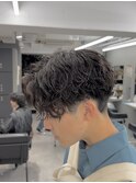 センターパート縦落ちパーマ