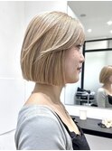 ぱつっとラインが人気の切りっぱなしボブ