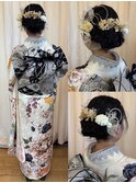 シンプルな黒髪シニヨンが映える☆