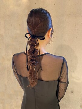 レジュアル(RESSUAL) タイト 編み下ろし リボンアレンジ ヘアセット