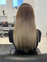 アンプ(amp)&nbsp;ブリーチ毛でもできる酸性縮毛矯正