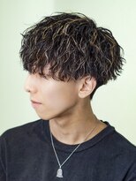 プロショップウェーブ セカンド(PRO SHOP WAVE II) フェード/スペインカール/センターパート/針金パーマ