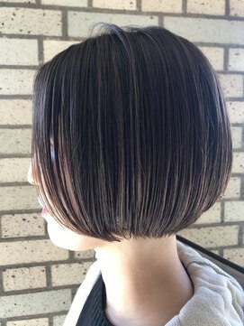 トリッカ 代官山(tricca) ぱっつんボブ/白髪ぼかし/髪質改善/30代/40代/50代