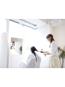 トレンドに敏感な女性スタイリストが在籍！あなたに寄り添ったカウンセリングで"なりたい"を叶えます。